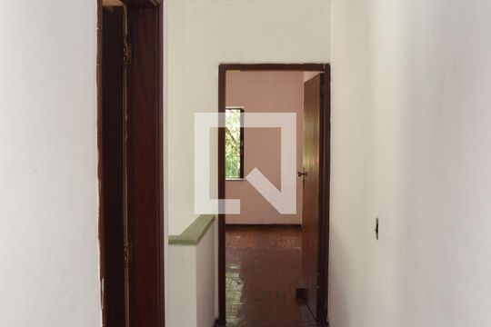 Corredor de casa para alugar com 2 quartos, 120m² em Vila Marari, São Paulo