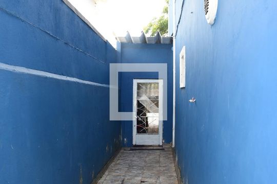 Corredor de casa para alugar com 2 quartos, 120m² em Vila Marari, São Paulo
