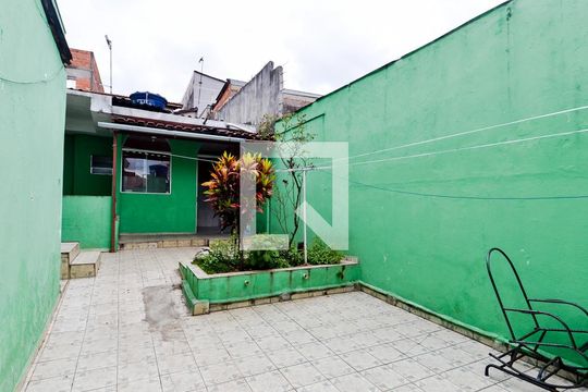 Quintal de casa à venda com 3 quartos, 250m² em Jardim Paulista, Guarulhos