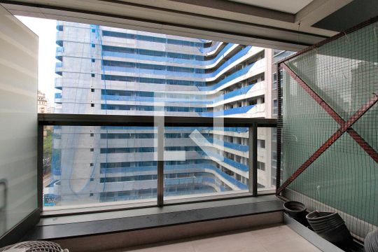 Varanda de kitnet/studio à venda com 0 quarto, 30m² em Santa Efigênia, São Paulo