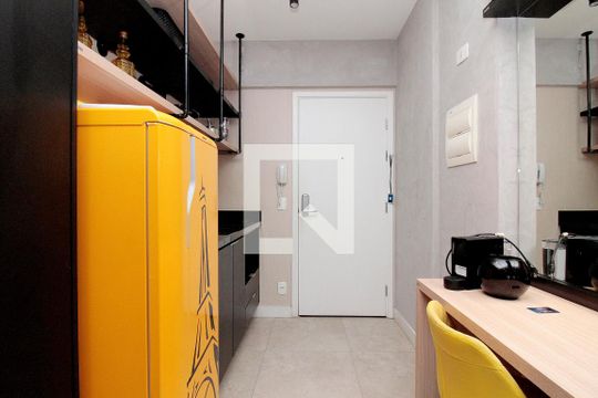 Cozinha de kitnet/studio à venda com 0 quarto, 30m² em Santa Efigênia, São Paulo