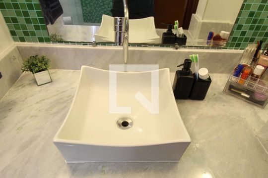 Banheiro Quarto 1 (Suíte) de apartamento para alugar com 4 quartos, 177m² em Freguesia (jacarepaguá), Rio de Janeiro