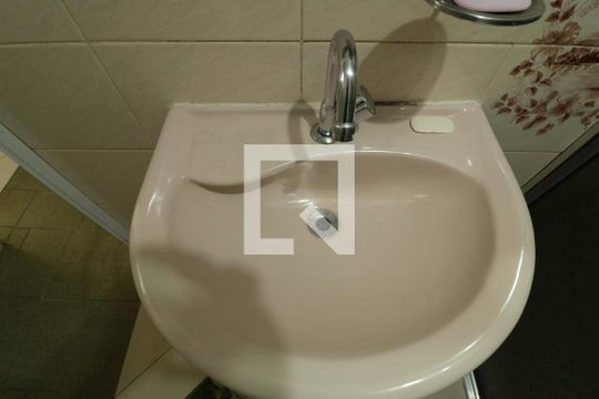 Banheiro de apartamento para alugar com 1 quarto, 40m² em Brás, São Paulo