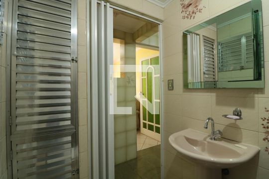 Banheiro de apartamento para alugar com 1 quarto, 40m² em Brás, São Paulo