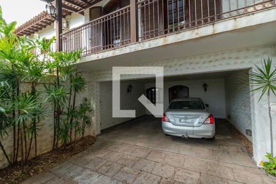 Garagem de casa à venda com 3 quartos, 320m² em Jardim das Paineiras, Campinas