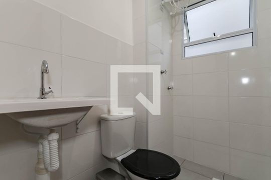 Banheiro de apartamento para alugar com 2 quartos, 40m² em Vila São Paulo, Mogi das Cruzes