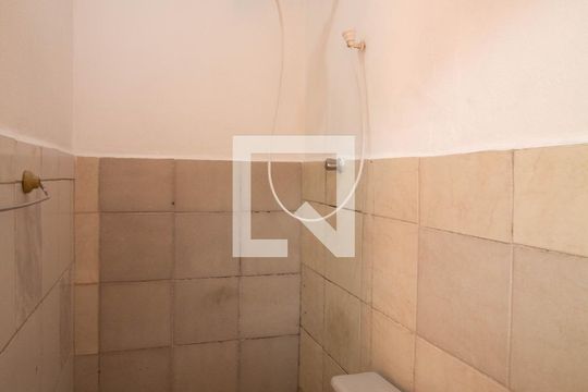 Banheiro de casa à venda com 1 quarto, 20m² em Parque Guarani, São Paulo