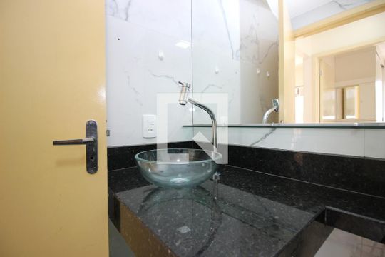 Banheiro Social de apartamento para alugar com 2 quartos, 48m² em Ceilândia Norte (ceilândia), Brasília