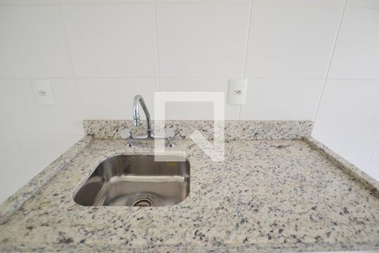 Pia de apartamento para alugar com 2 quartos, 64m² em Santana, Porto Alegre