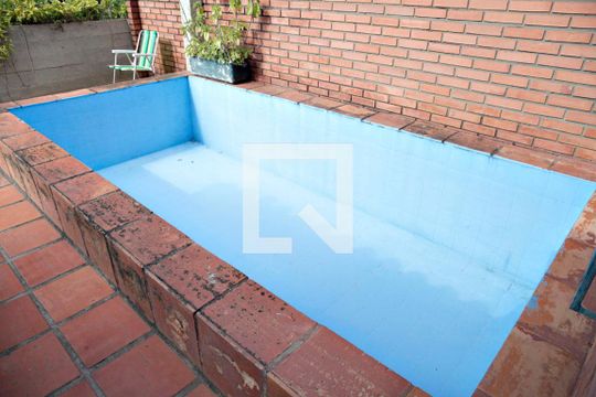 Piscina de casa para alugar com 4 quartos, 385m² em Petrópolis, Porto Alegre