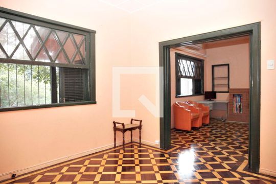 Sala 2 de casa para alugar com 4 quartos, 385m² em Petrópolis, Porto Alegre