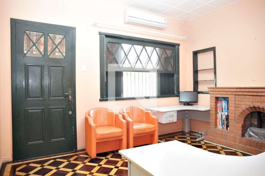 Casa à venda com 4 quartos, 385m² em Petrópolis, Porto Alegre