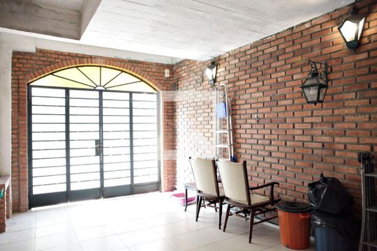 Garagem de casa à venda com 4 quartos, 385m² em Petrópolis, Porto Alegre