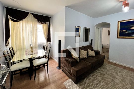 Sala  de apartamento para alugar com 2 quartos, 77m² em Indianópolis, São Paulo