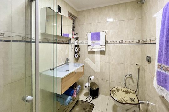 Banheiro  de apartamento à venda com 2 quartos, 77m² em Indianópolis, São Paulo