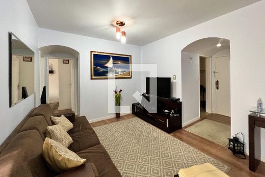 Sala  de apartamento para alugar com 2 quartos, 77m² em Indianópolis, São Paulo