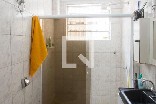 Banheiro de apartamento à venda com 2 quartos, 74m² em Jardim Novo Santo Amaro, São Paulo