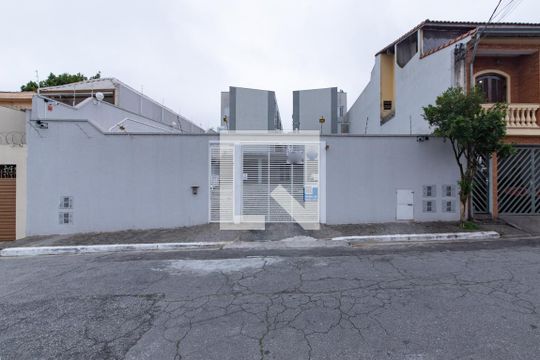 Fachada de casa à venda com 2 quartos, 62m² em Vila Bela, São Paulo