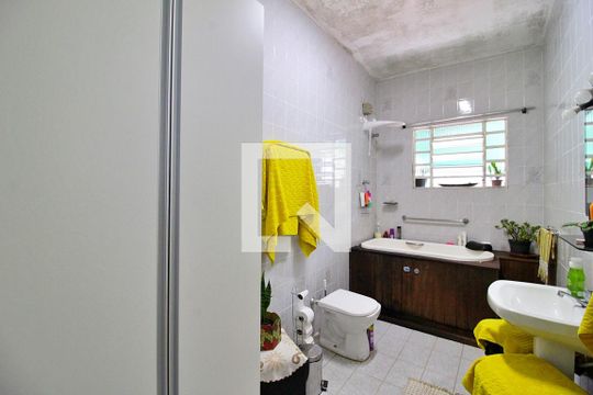 Banheiro 1 - casa 1 de casa à venda com 4 quartos, 300m² em Campestre, Santo André
