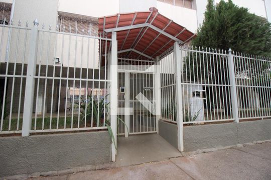 Fachada de apartamento para alugar com 3 quartos, 62m² em Cruzeiro Novo, Brasília