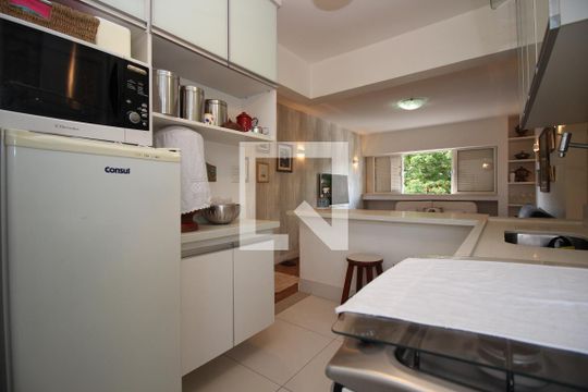 Cozinha de apartamento para alugar com 3 quartos, 62m² em Cruzeiro Novo, Brasília