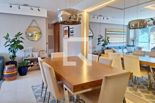 Sala de apartamento à venda com 3 quartos, 105m² em Cantagalo, Niterói