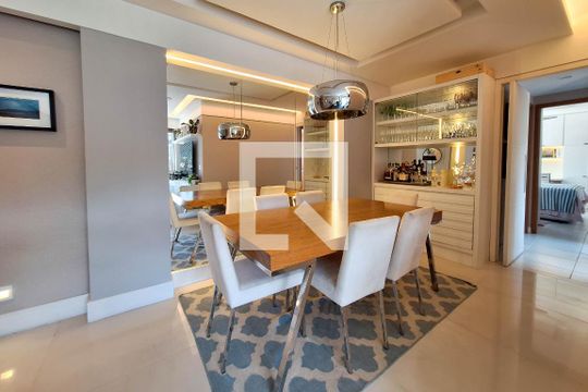 Sala de apartamento à venda com 3 quartos, 105m² em Cantagalo, Niterói