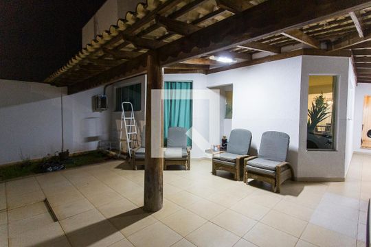 Fachada de casa para alugar com 4 quartos, 200m² em Jardim Europa, Uberlândia