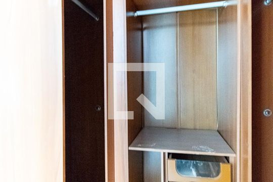 Closet de casa à venda com 3 quartos, 300m² em Vila Parque Jabaquara, São Paulo