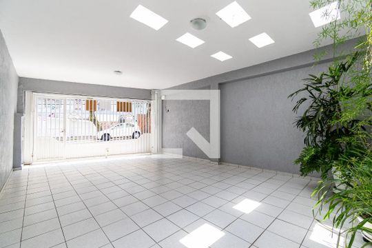 Garagem de casa à venda com 3 quartos, 200m² em Jabaquara, São Paulo