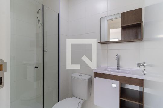 Banheiro de apartamento para alugar com 2 quartos, 33m² em Parque Fongaro, São Paulo