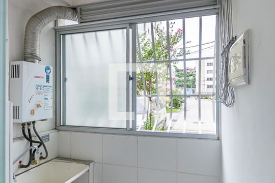 Área de Serviço de apartamento para alugar com 2 quartos, 45m² em Parada de Lucas, Rio de Janeiro