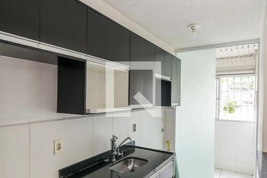 Cozinha de apartamento para alugar com 2 quartos, 45m² em Parada de Lucas, Rio de Janeiro
