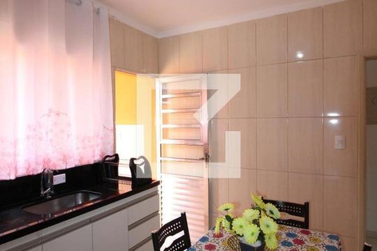 Cozinha de casa à venda com 2 quartos, 168m² em Jardim Iva, São Paulo