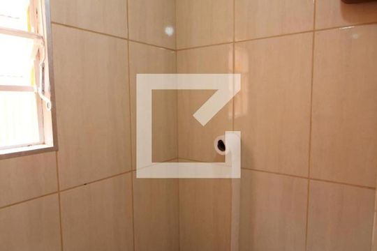 Banheiro de Serviço de casa à venda com 2 quartos, 168m² em Jardim Iva, São Paulo