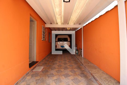 Garagem de casa à venda com 2 quartos, 168m² em Jardim Iva, São Paulo