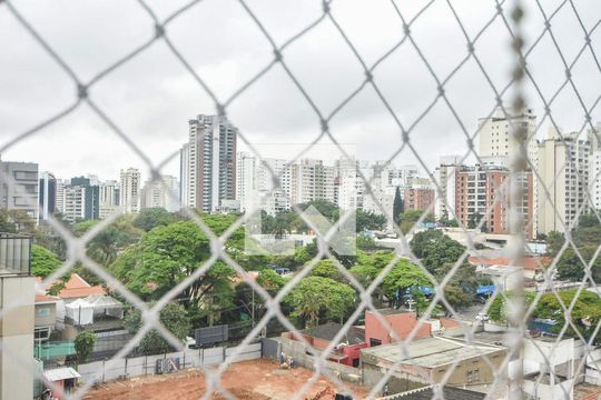 Vista  de apartamento para alugar com 1 quarto, 33m² em Brooklin Paulista, São Paulo