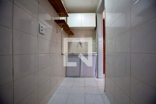 Cozinha de kitnet/studio para alugar com 0 quarto, 50m² em Água Branca, São Paulo