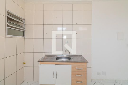 Sala e Cozinha de casa para alugar com 1 quarto, 50m² em Jardim Guanca, São Paulo