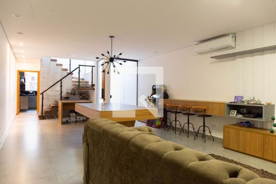 Casa à venda com 3 quartos, 150m² em Vila Mariana, São Paulo