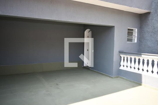 Garagem de casa para alugar com 3 quartos, 200m² em Jardim Guapira, São Paulo