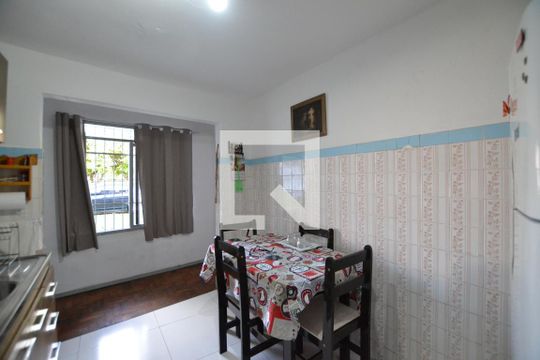 Cozinha de casa à venda com 2 quartos, 130m² em Cavalhada, Porto Alegre