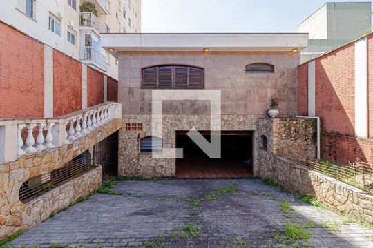 Fachada  de casa para alugar com 3 quartos, 400m² em Vila Nair, São Paulo