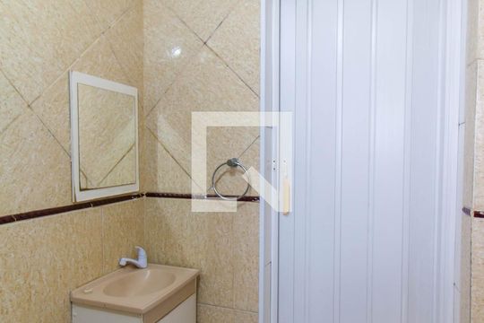 Banheiro de apartamento para alugar com 1 quarto, 40m² em Vila Ema, São Paulo