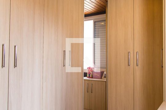 Closet de casa à venda com 4 quartos, 300m² em Jabaquara, São Paulo