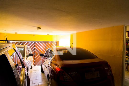 Garagem de casa à venda com 4 quartos, 300m² em Jabaquara, São Paulo