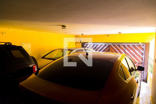 Garagem de casa à venda com 4 quartos, 300m² em Jabaquara, São Paulo