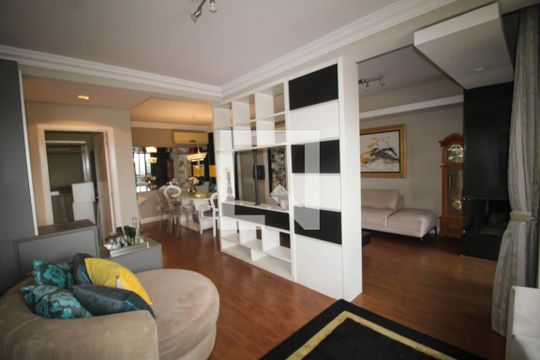 Apartamento para alugar com 2 quartos, 110m² em Marechal Rondon, Canoas