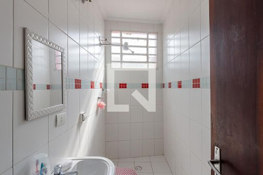 Banheiro 2 de casa à venda com 3 quartos, 3000m² em Vila Moraes, São Paulo