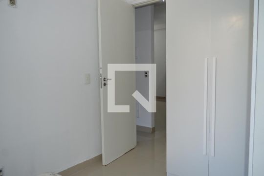 Corredor de apartamento à venda com 2 quartos, 45m² em Vila Monumento, São Paulo